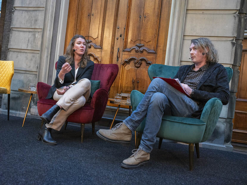 Nora Vissers en Bastian Michel bediscussiëren een gemend kiesstelsel naar Zweeds/Deens model
